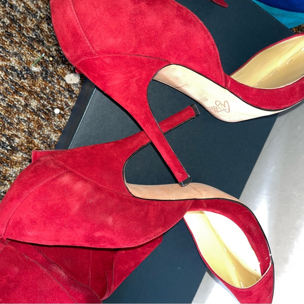 Aminah Abdul Jillil heels